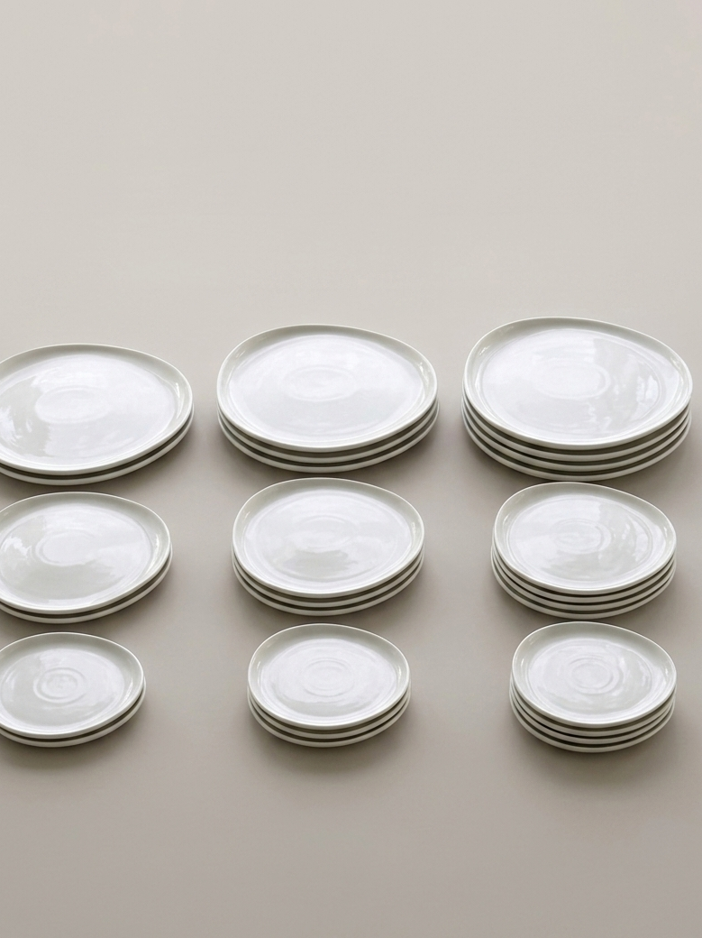 Essential White-The Oval Plate